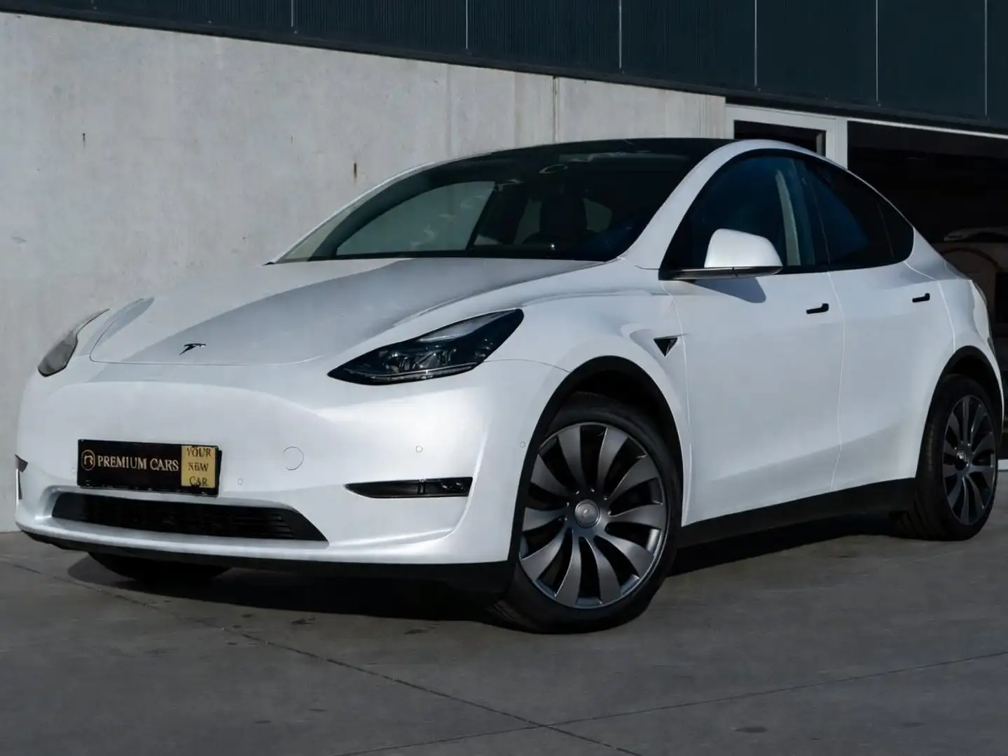 Tesla Model Y Long Range l Dual l Enhanced Autopilot! l Towhook Weiß - 1