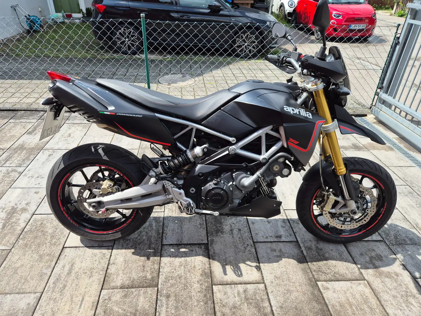 Aprilia Dorsoduro Dorsoduro 750, SMV Factory, Sonderlackierung Czarny - 1