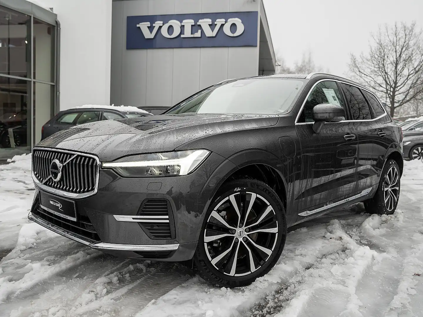Volvo XC60 T6 AWD Plus Bright Grau - 1