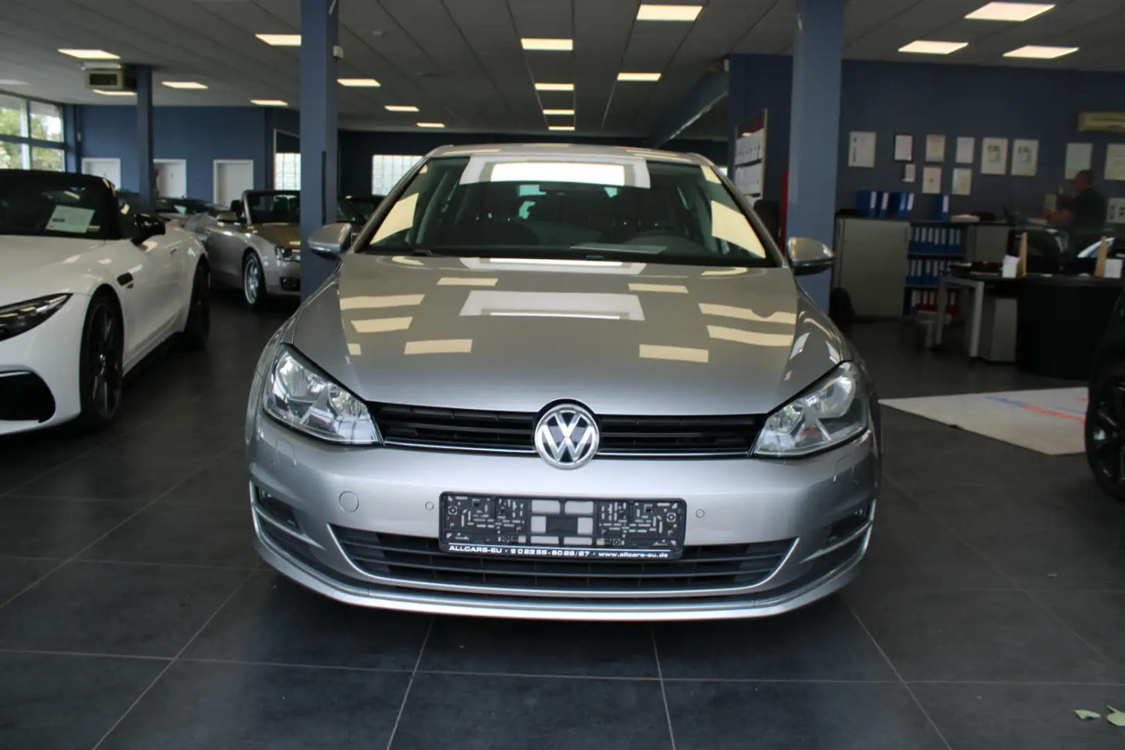 Volkswagen Golf 1.2 TSI BlueMotion Lounge Plateado - 2