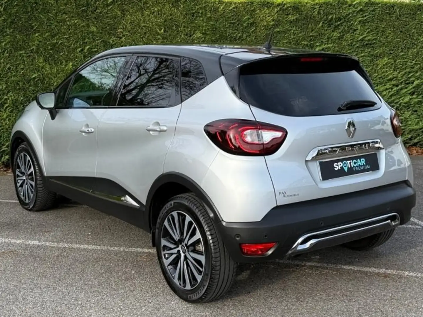 Renault Captur 1.2 TCe 120ch energy Initiale Paris EDC Gris - 2