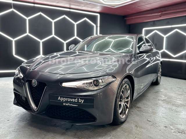 Alfa Romeo Giulia Super 2.0 Turbo