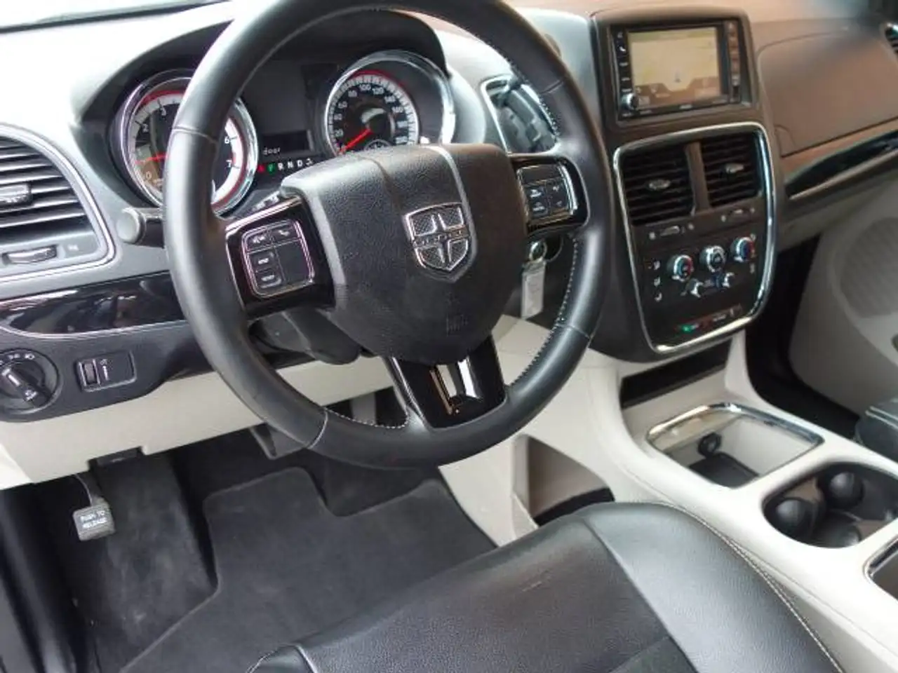 Dodge Grand Caravan fotografie Dodge Grand Caravan