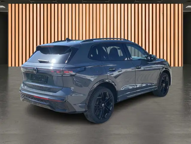 Volkswagen Tiguan view 5
