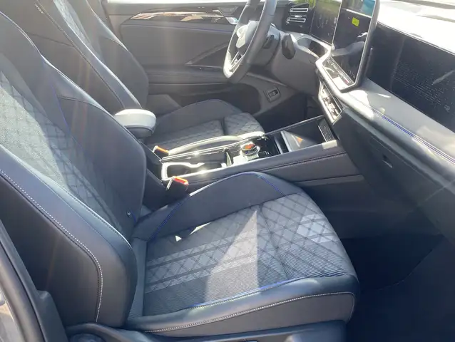 Volkswagen Tiguan view 15