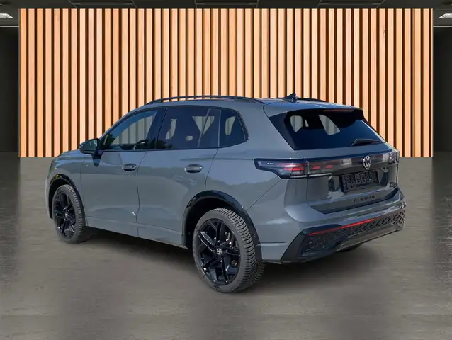 Volkswagen Tiguan view 8