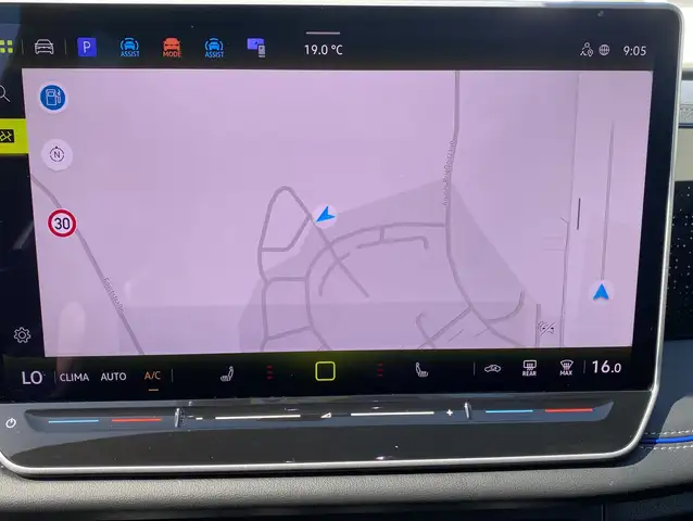 Volkswagen Tiguan view 16