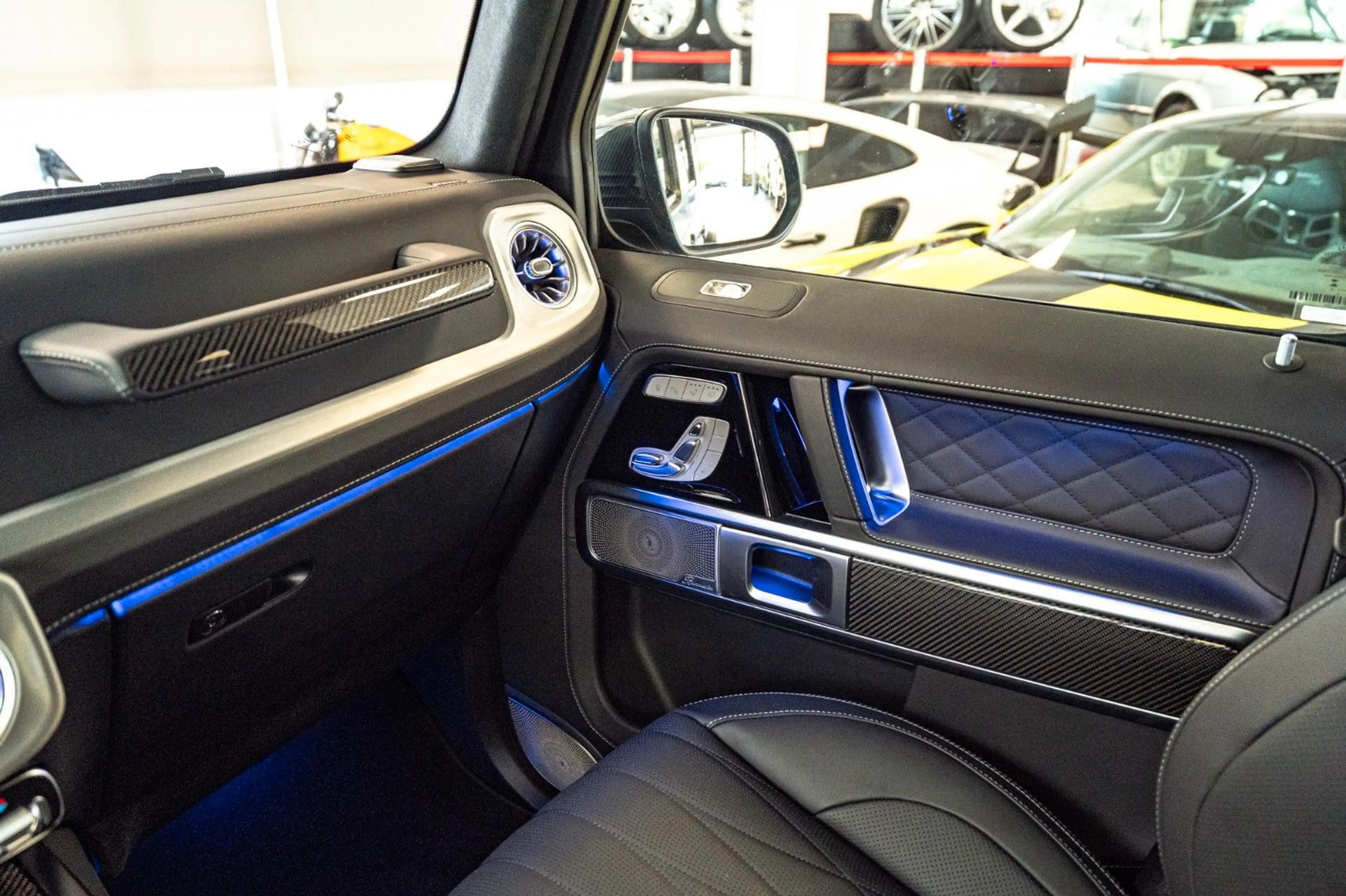 Mercedes-Benz G 63 AMG G63 *Carbon in/out*A22*FOND*OLIVMAGNO*2026 — photo 42