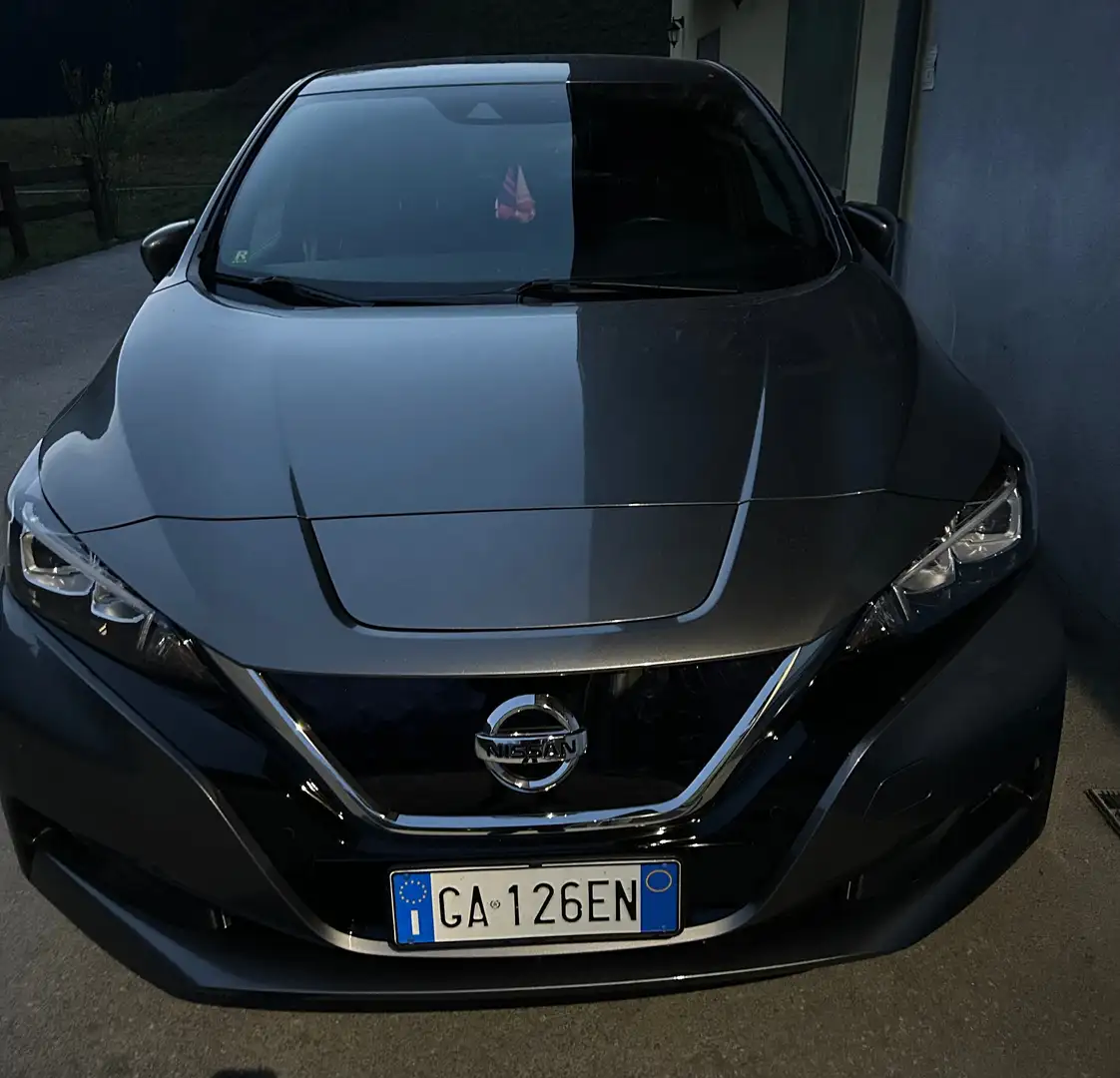 Nissan Leaf Leaf II 2018 3.Zero 40kWh 150cv Ezüst - 1