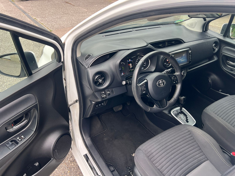 Toyota Yaris Hybrid Team D 1.Hd. Scheckheft unffrei NR — photo 3