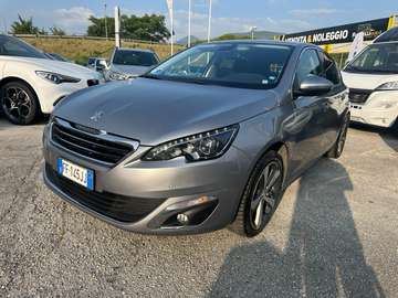 AUTOCARRO-IVA DEDUCIBILE 5p 1.6 bluehdi Allure
