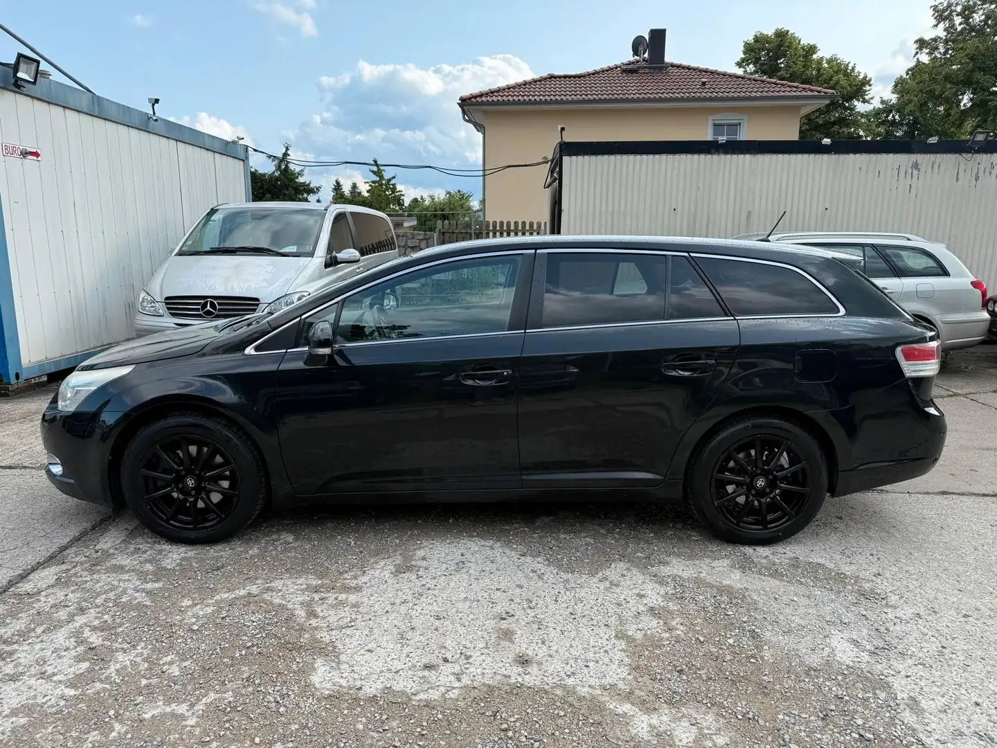 Toyota Avensis Executive AHK SHZ PANORAMA LEDER TUV NEU Schwarz - 2