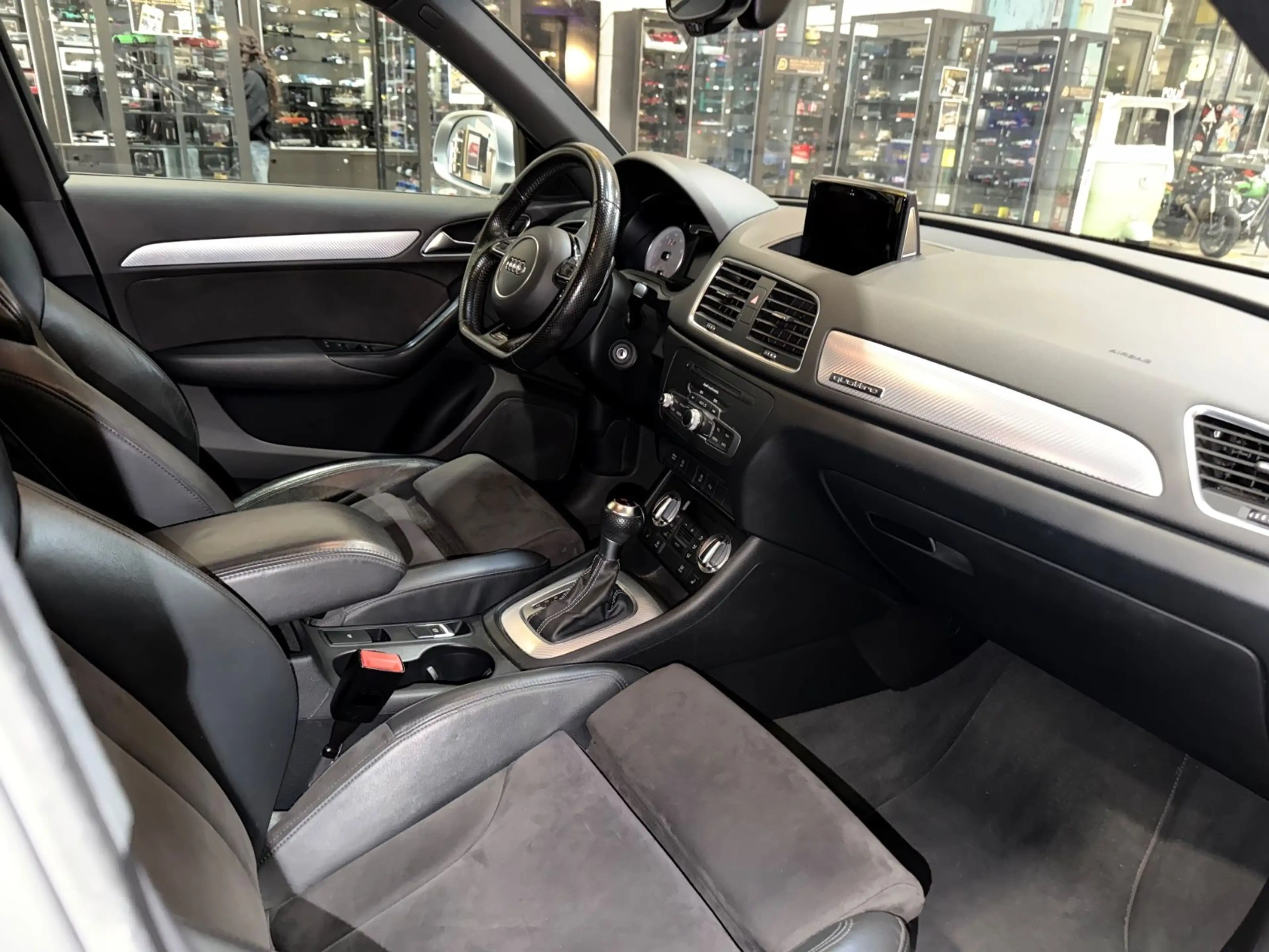 Audi RS Q3 RS Q3 2.5 TFSI quattro — photo 11
