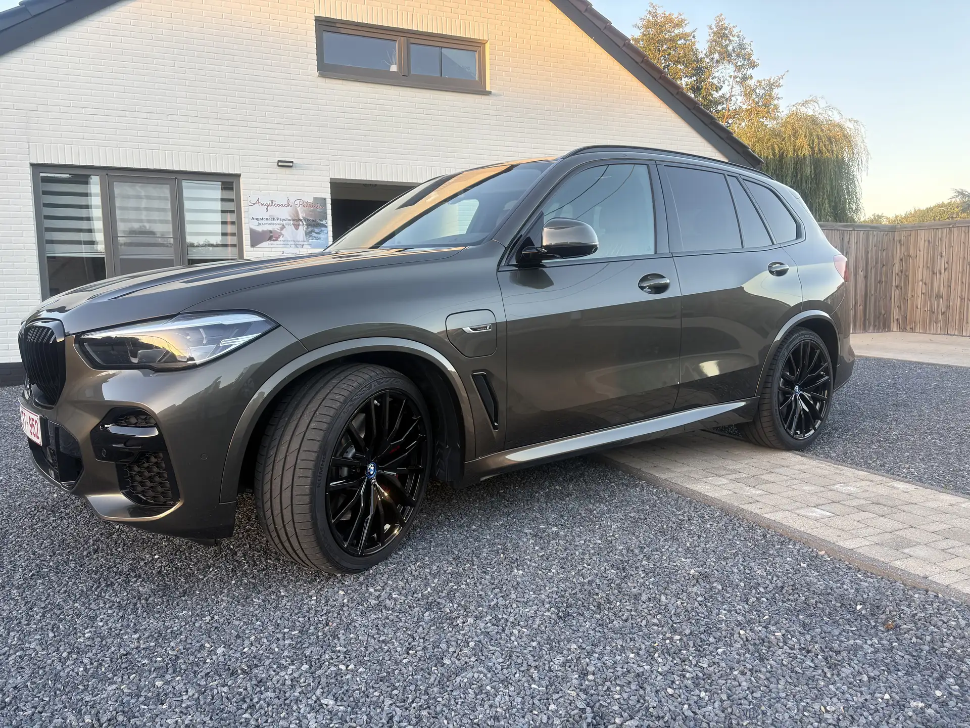 BMW X5 45e 2023 블랙 사진 1