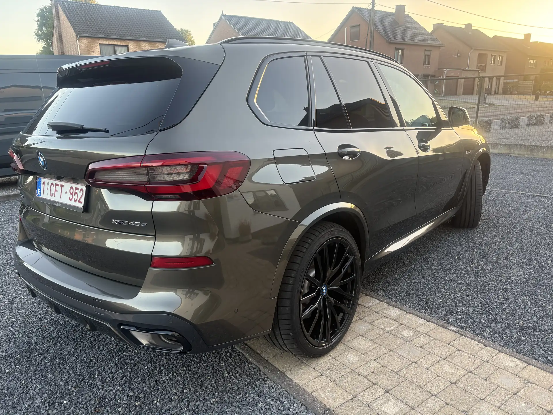 BMW X5 45e 2023 블랙 사진 3