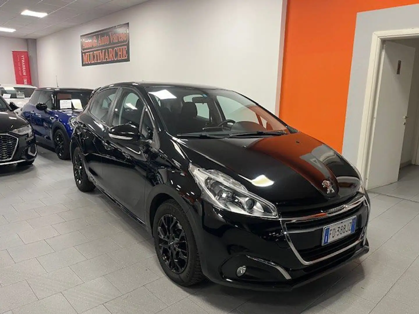 Peugeot 208 PureTech 82 5 porte Nero - 2