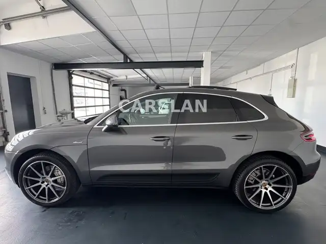 Porsche Macan view 9