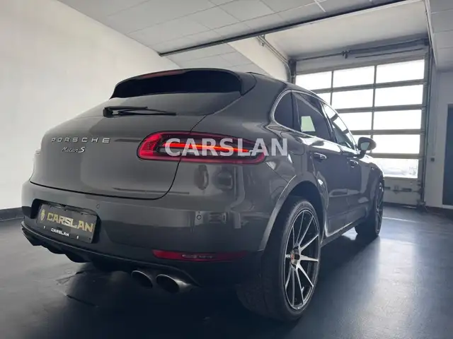 Porsche Macan view 15