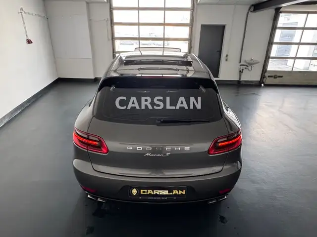 Porsche Macan view 14