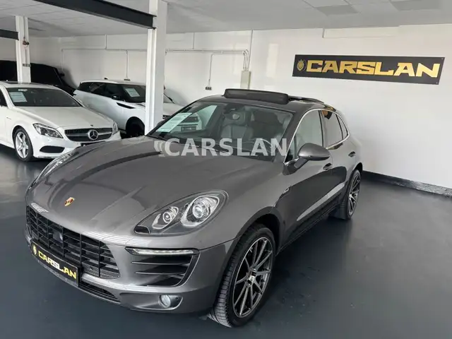 Porsche Macan view 4