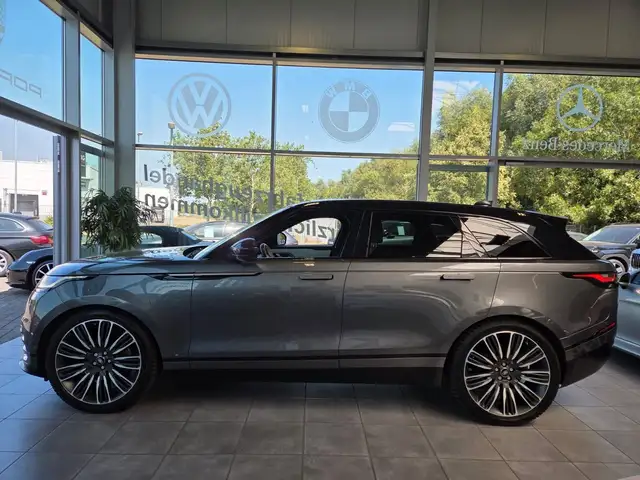 Land Rover Range Rover Velar view 2