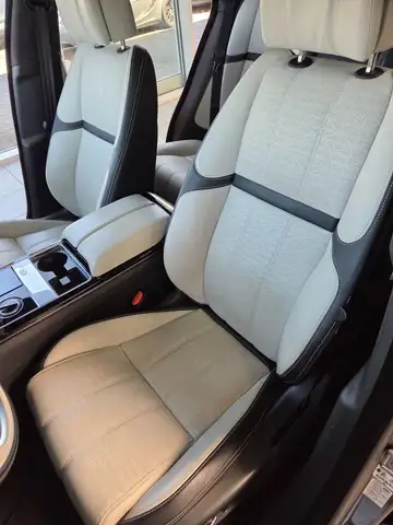 Land Rover Range Rover Velar view 14