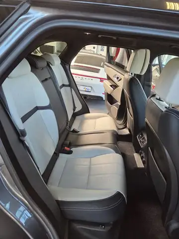 Land Rover Range Rover Velar view 10