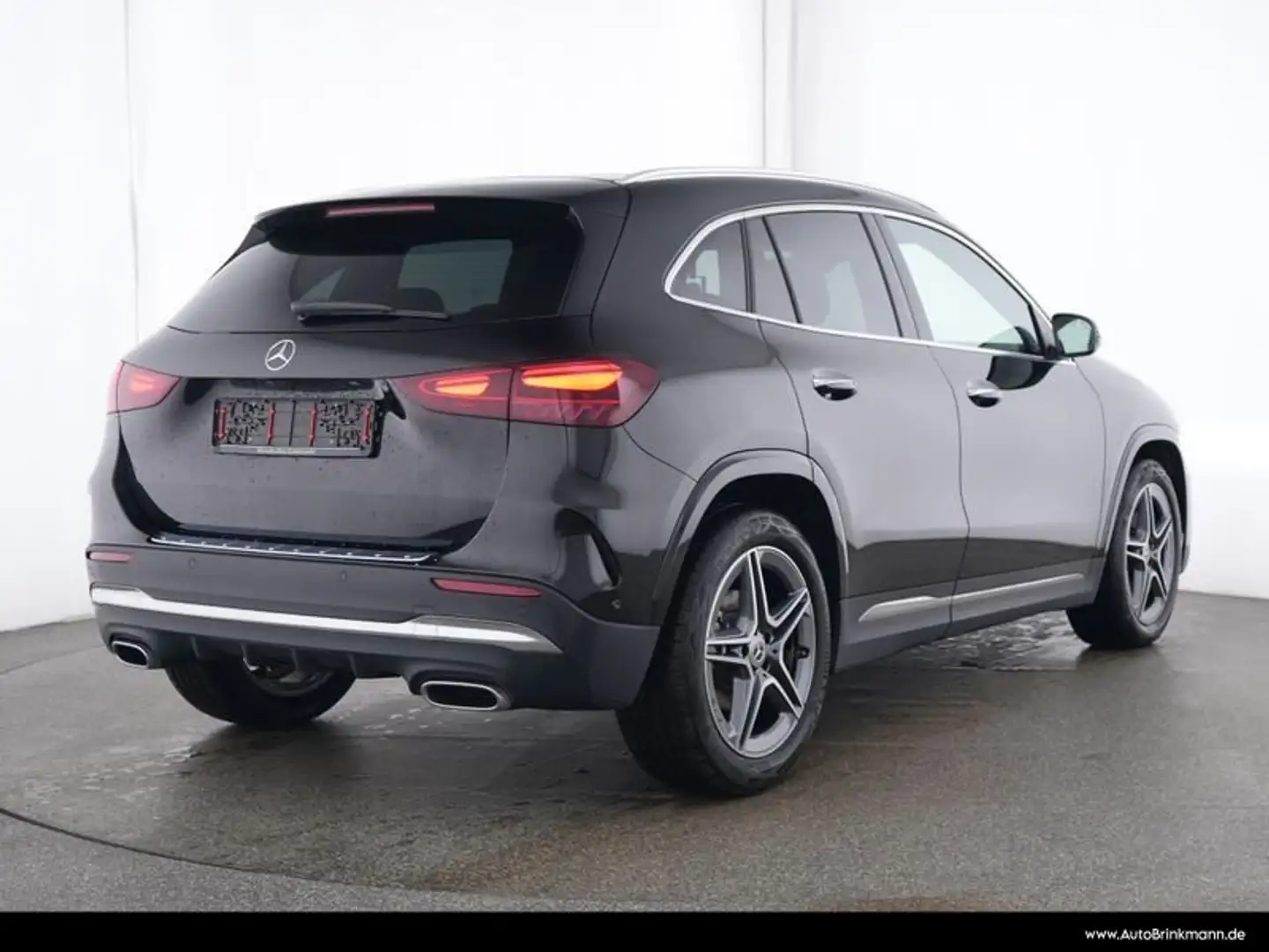 Mercedes-Benz GLA 200 GLA 200 AMG-LINE/PANO/KAMERA/LED/EASY-PACK SHZ Zwart - 2