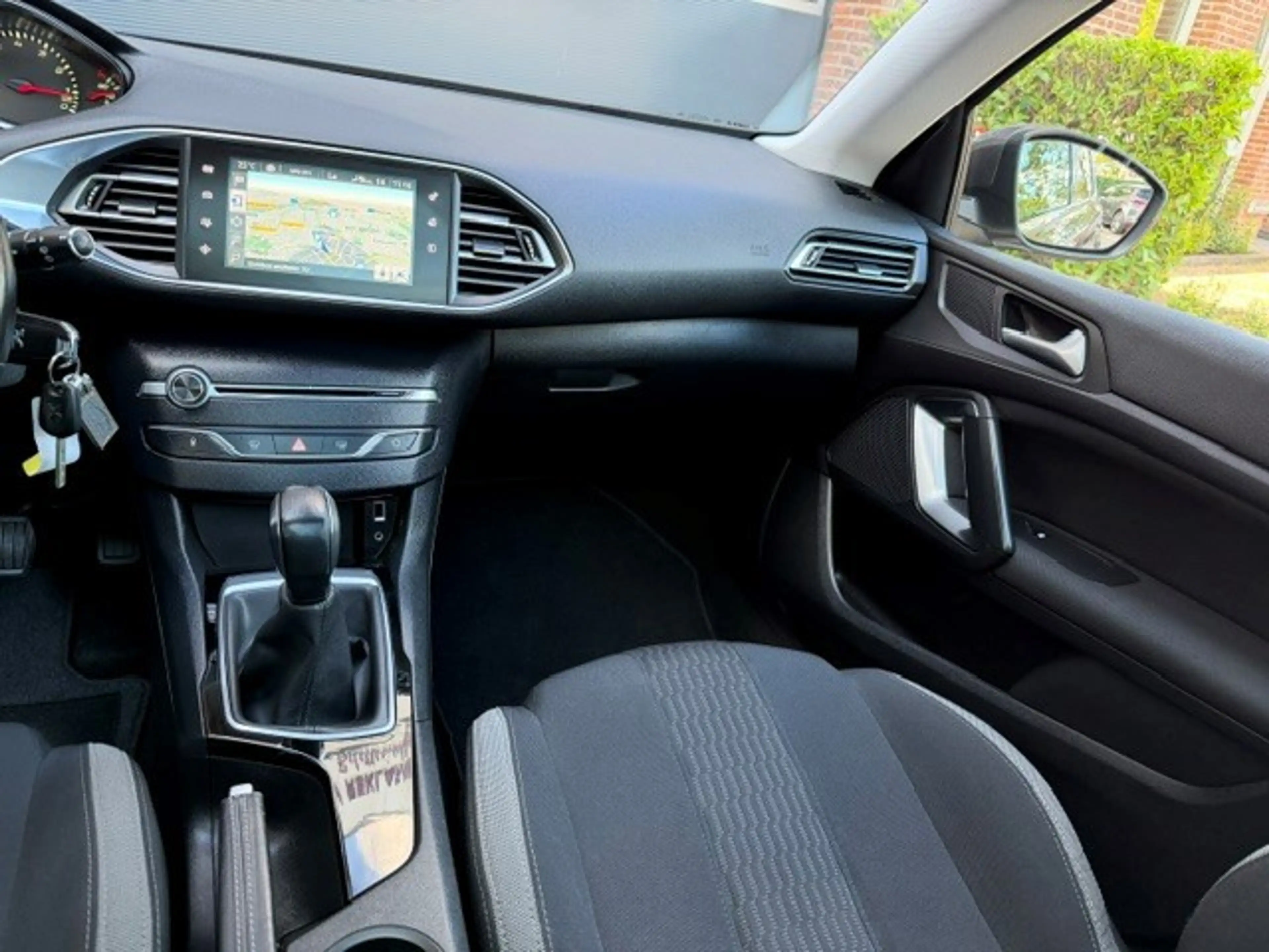 Peugeot 308 1.2 PureTech Style/ bj.2015 / panoramadak/navigati — photo 12