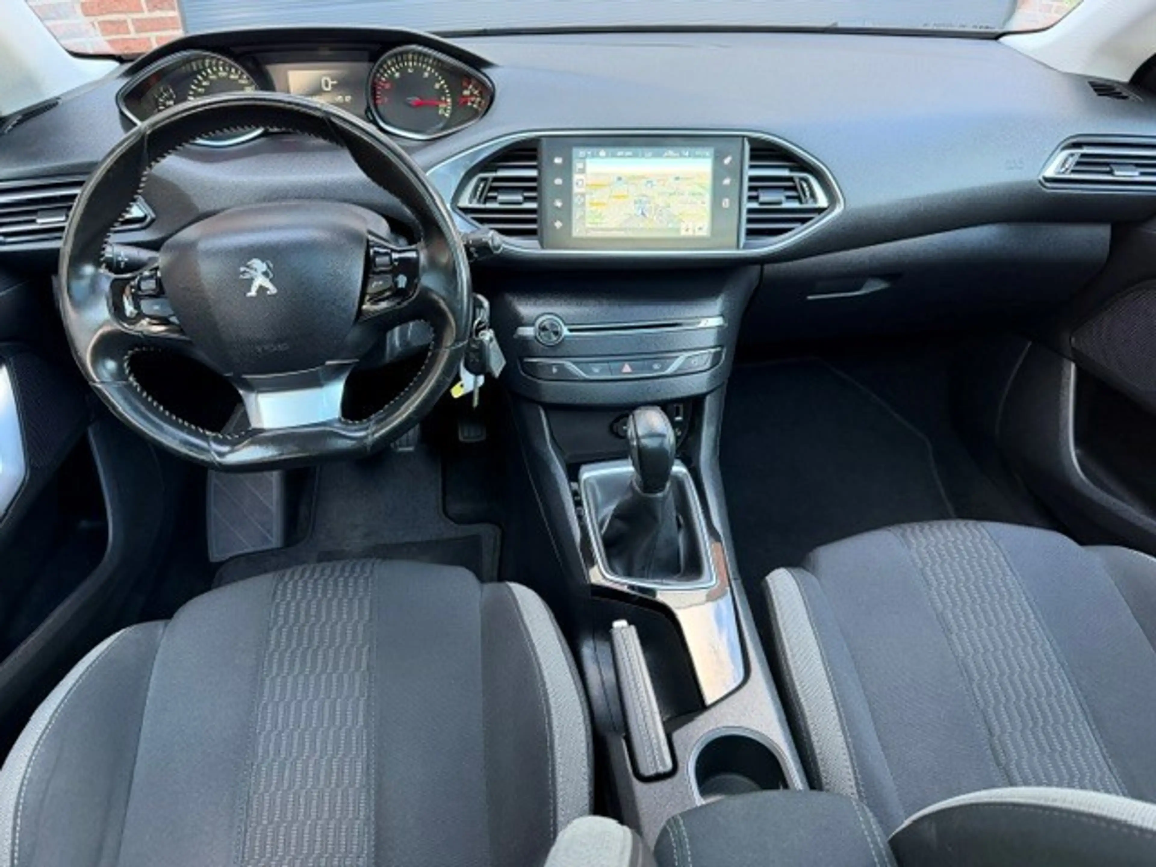 Peugeot 308 1.2 PureTech Style/ bj.2015 / panoramadak/navigati — photo 5