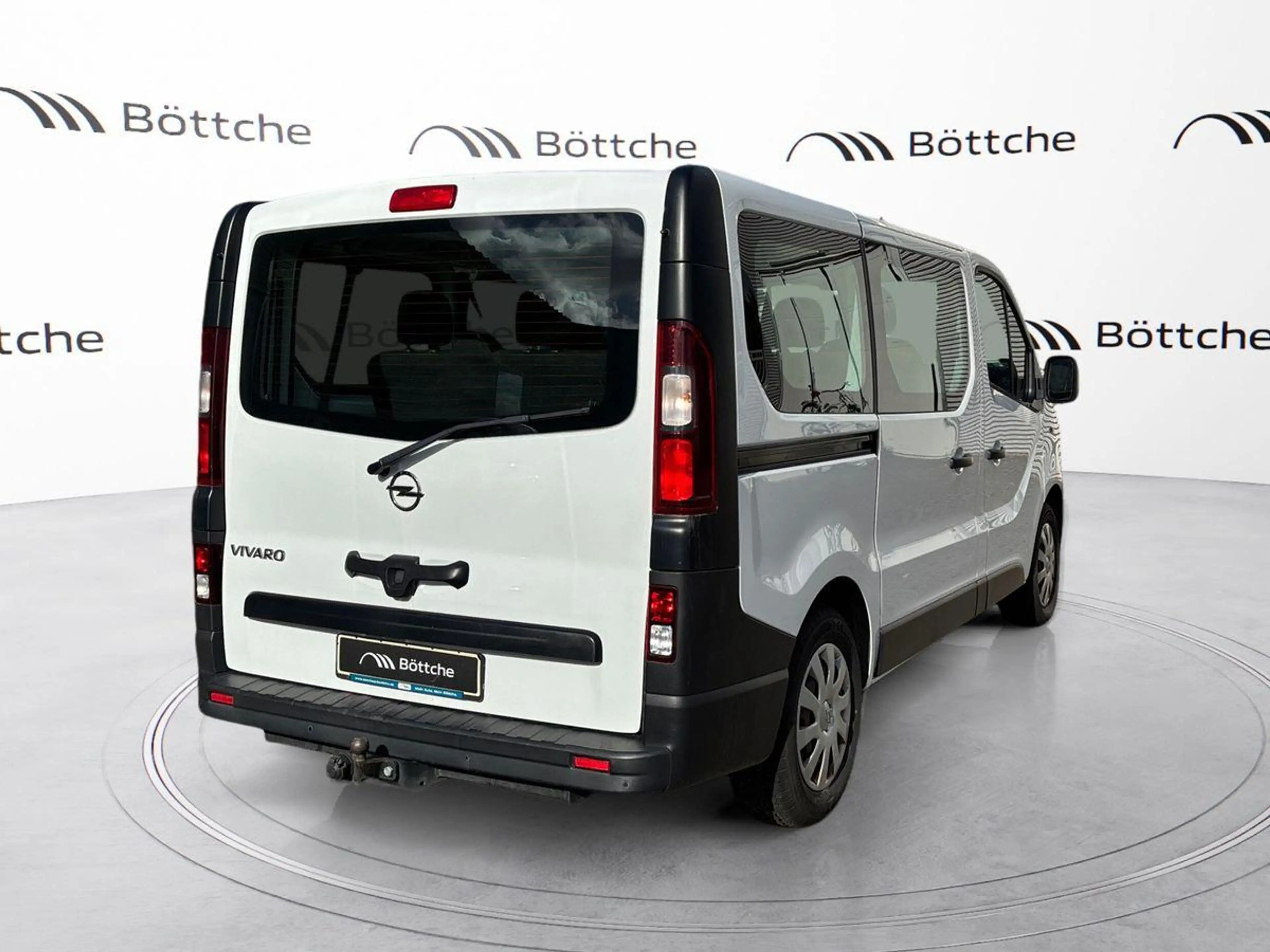 Opel Vivaro Combi L1H1 2,7t 1.6 CDTI — photo 4