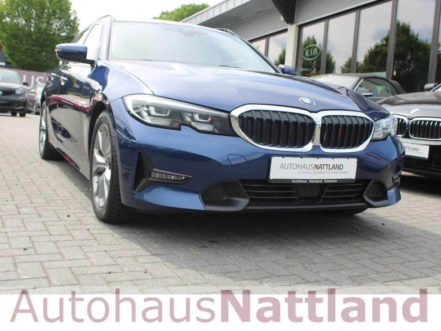 BMW 330 i Touring Sport Line Navi LED AHK 1.Hd. Blauw - 2