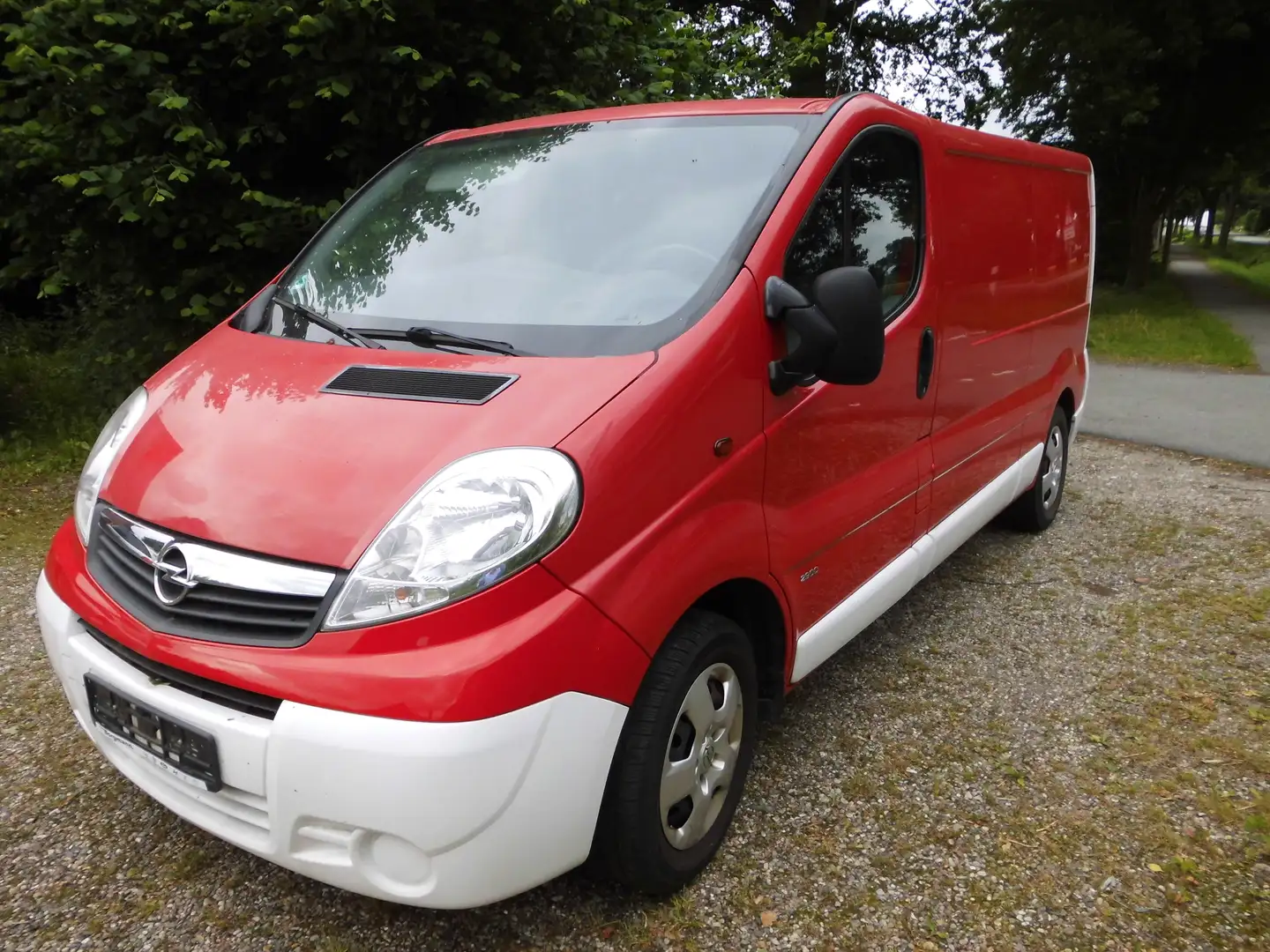 Opel Vivaro lang Rot - 1
