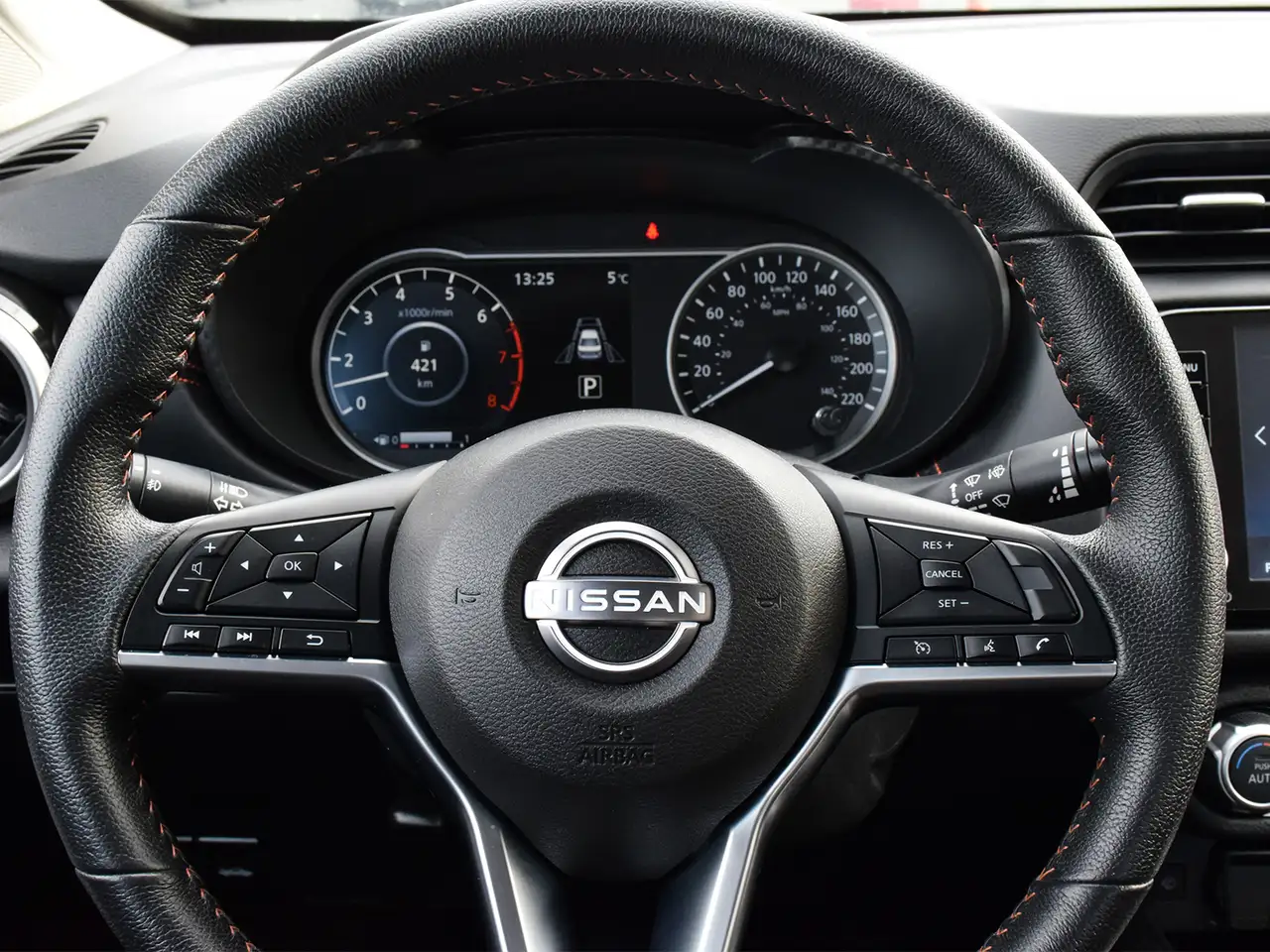 Nissan Versa снимка Nissan Versa