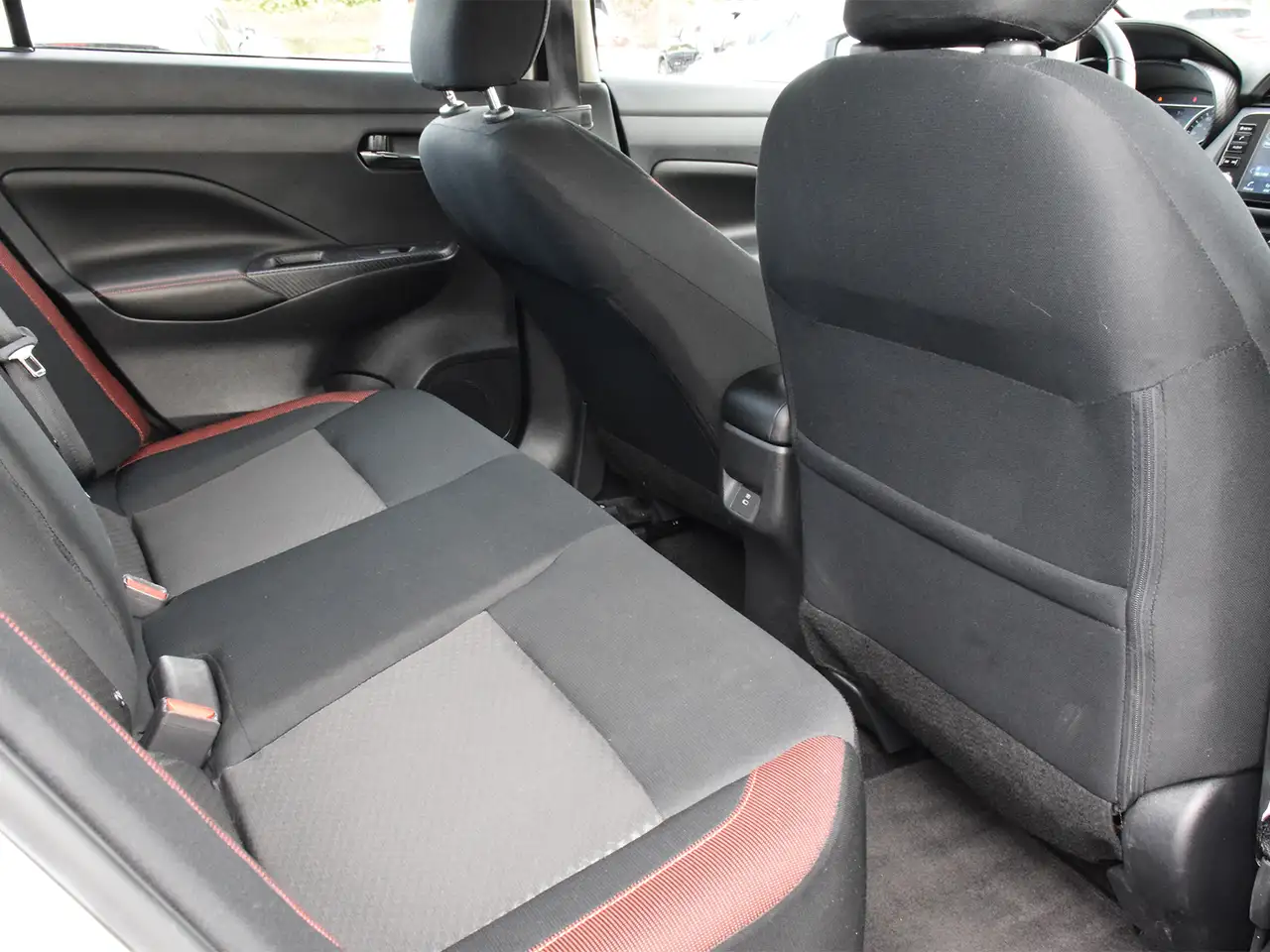 Nissan Versa снимка Nissan Versa