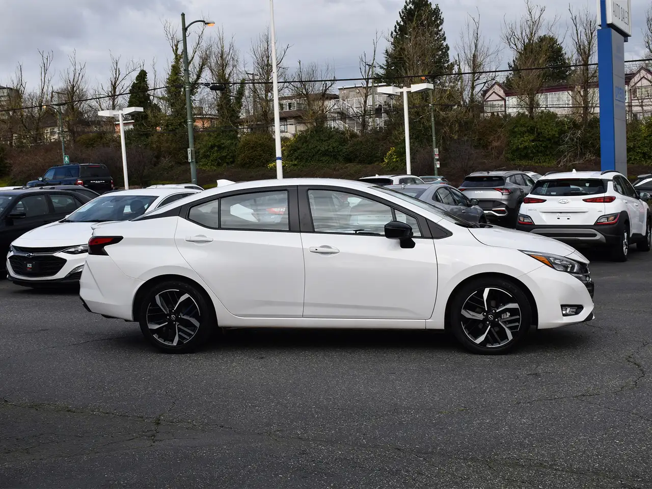 Nissan Versa снимка Nissan Versa