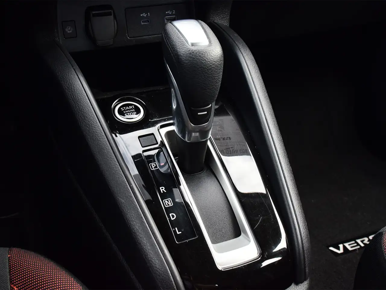 Nissan Versa снимка Nissan Versa