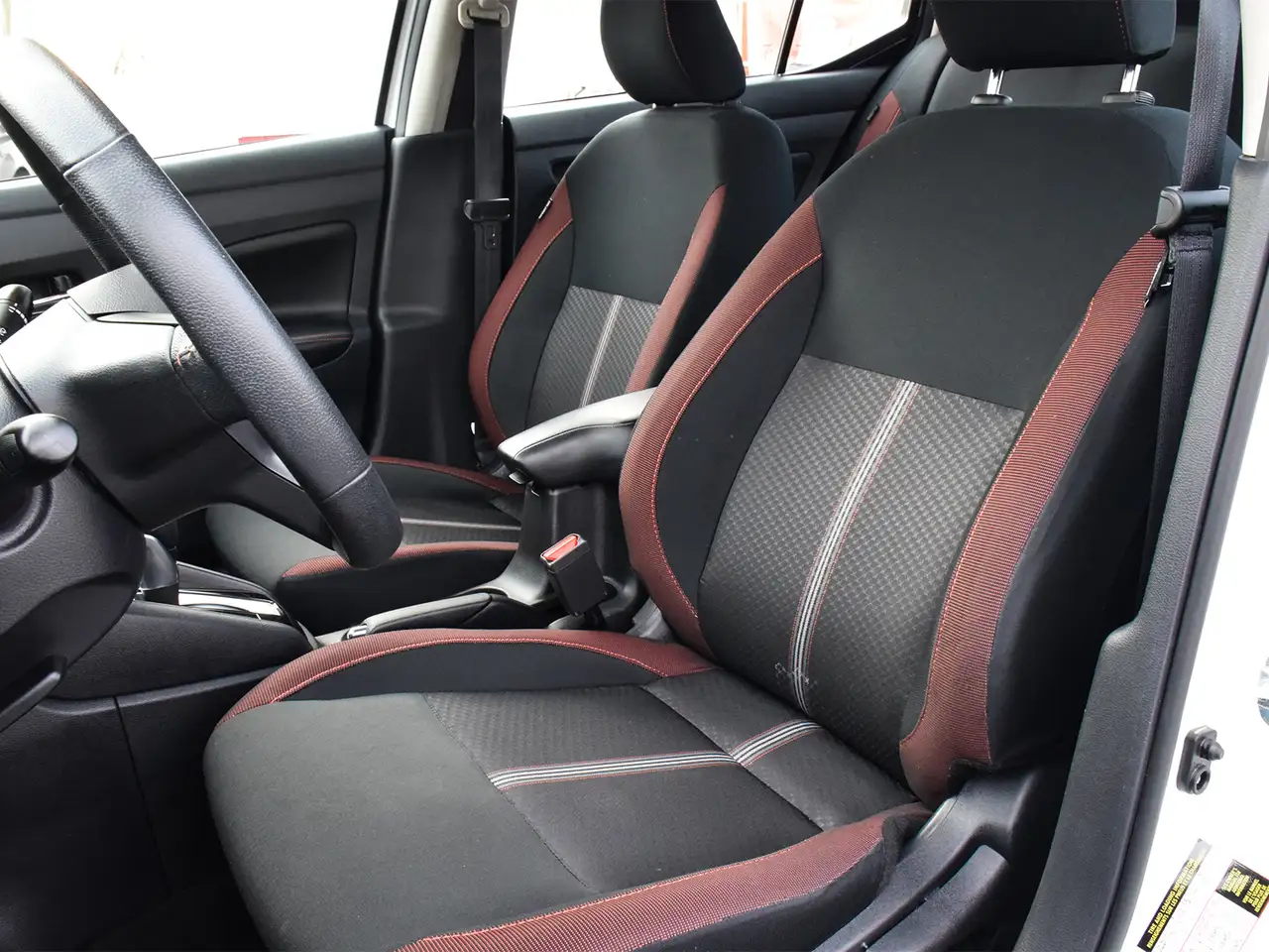 Nissan Versa снимка Nissan Versa