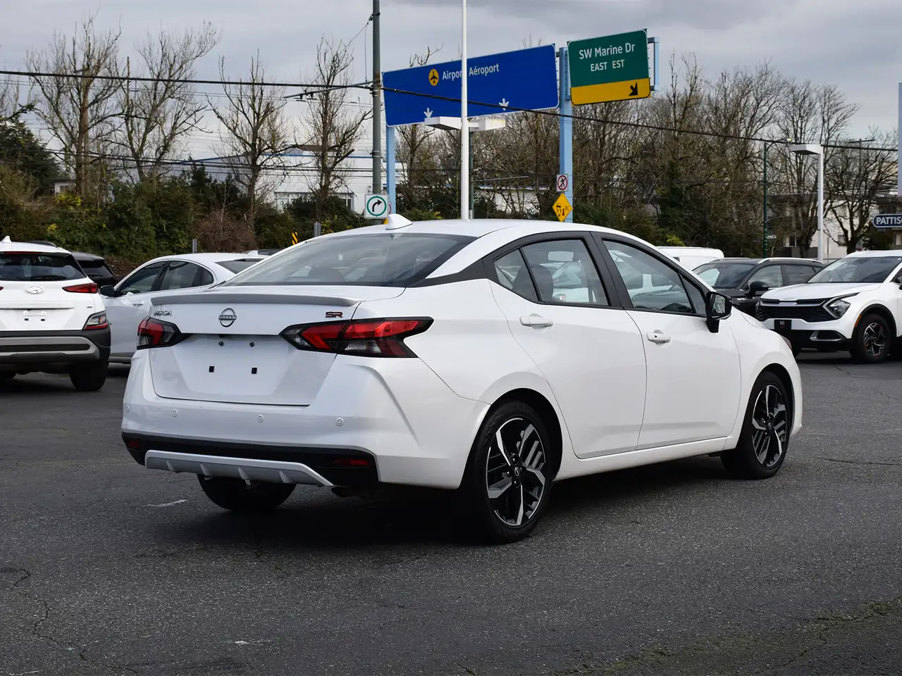 Nissan Versa снимка Nissan Versa