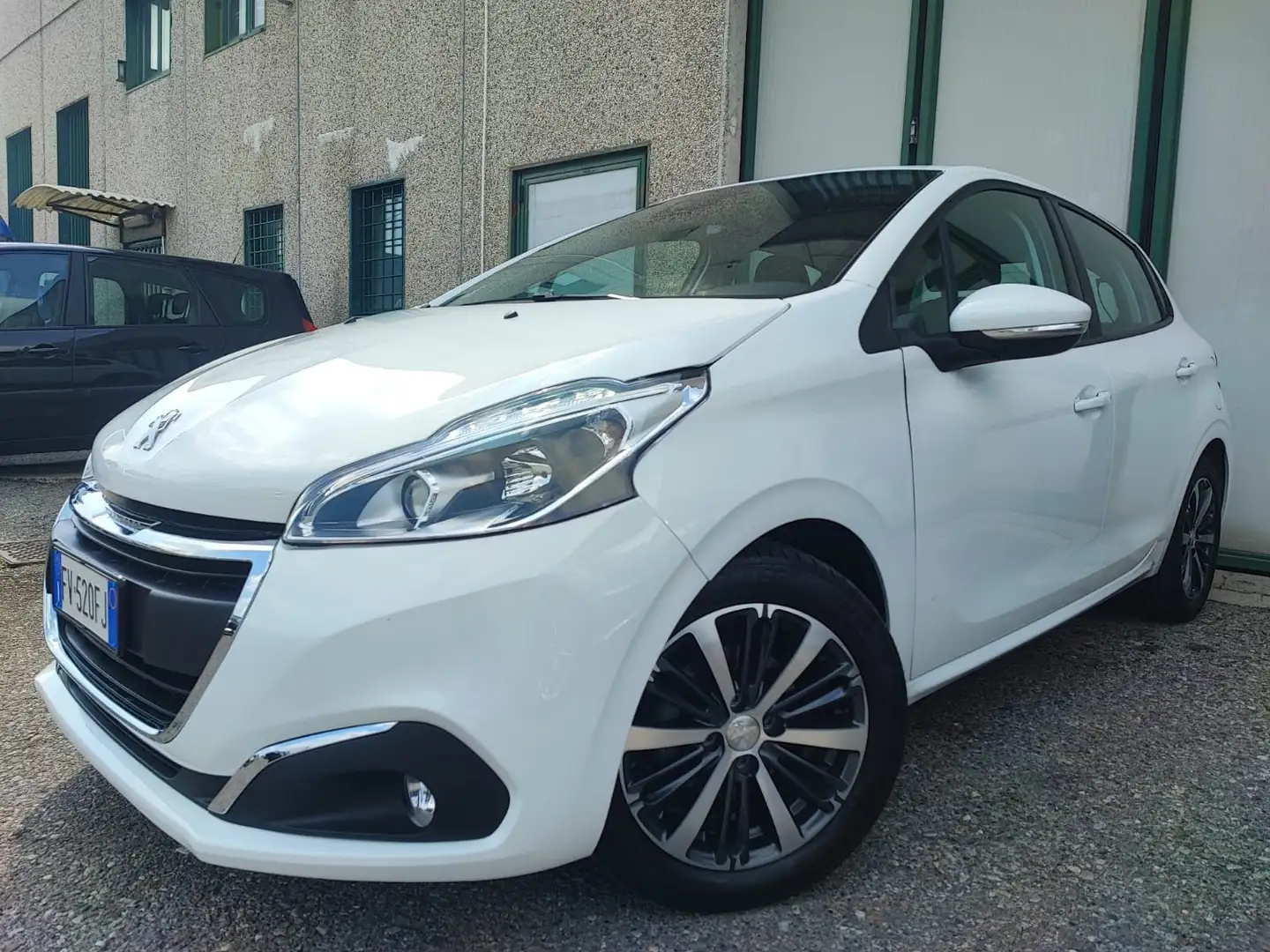 Peugeot 208 1.2 BENZINA ANNO 2019 9000 KM PARI AL NUOVO Blanc - 1