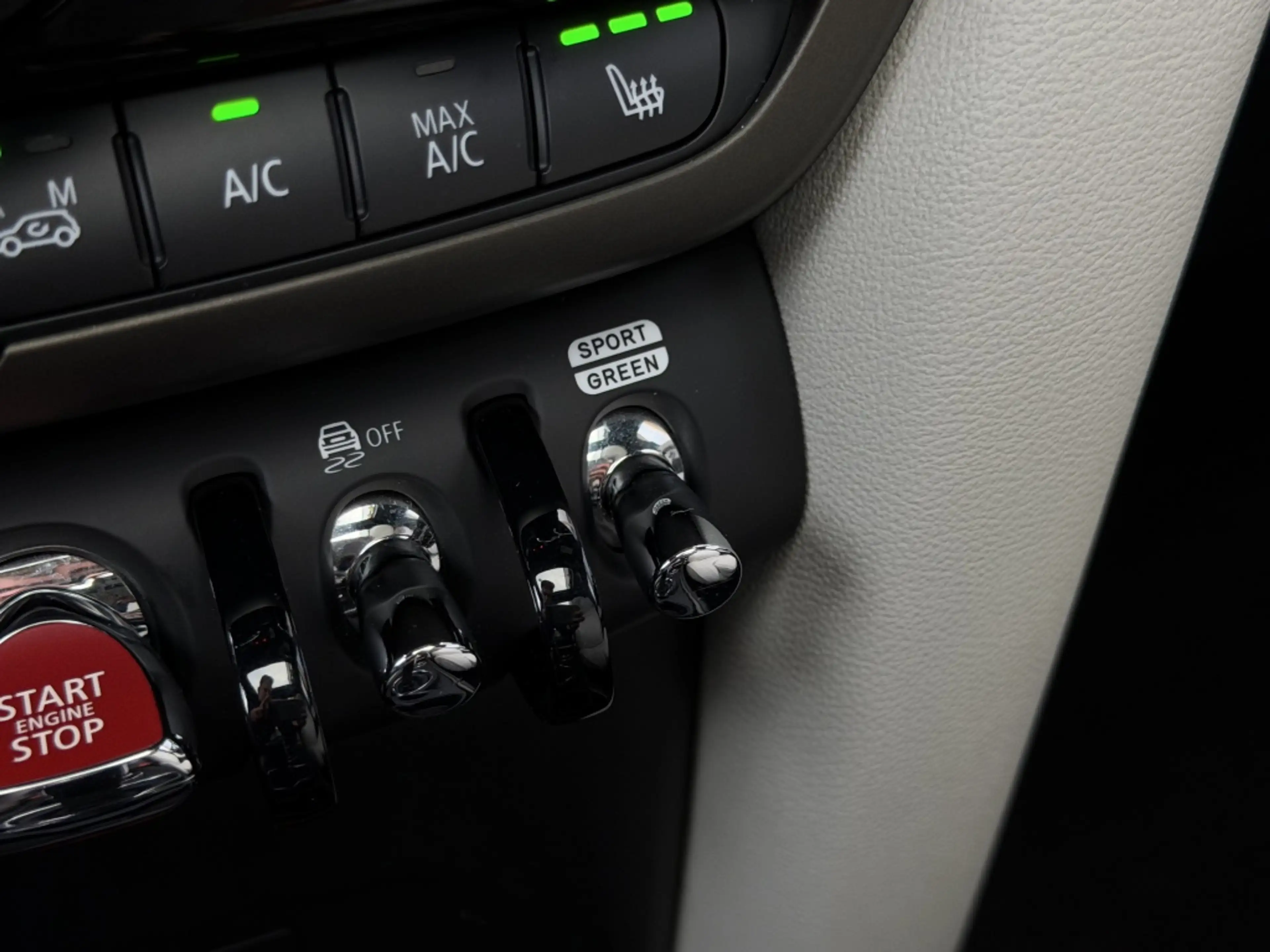 MINI Cooper Countryman 1.5 ALL4 Pano | Memory -stoelen | Keyless | Camera — photo 26