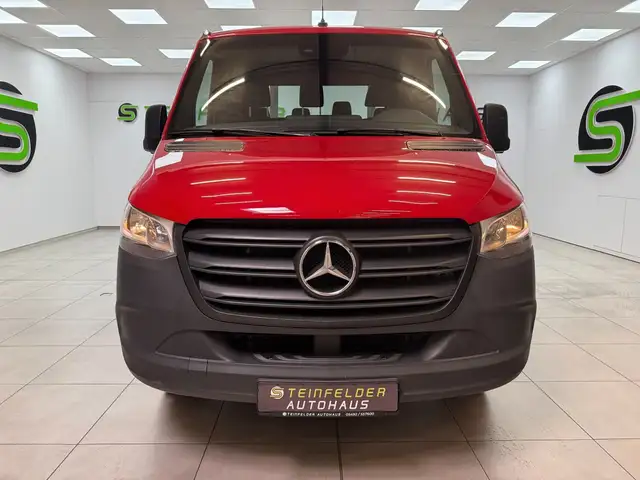 Mercedes-Benz Sprinter view 2