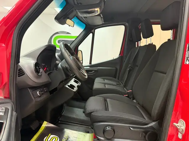 Mercedes-Benz Sprinter view 11