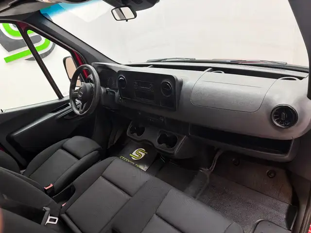 Mercedes-Benz Sprinter view 10