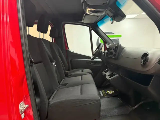 Mercedes-Benz Sprinter view 12