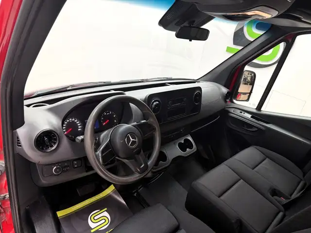 Mercedes-Benz Sprinter view 9