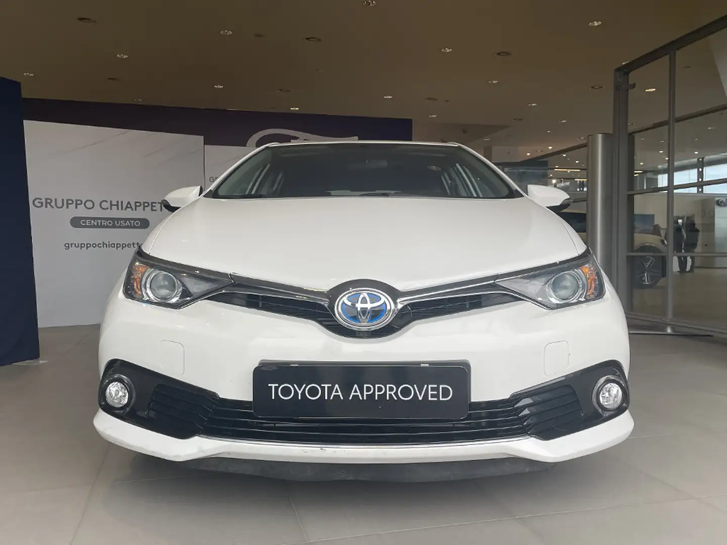 Toyota Auris 1.8h active cvt - 2