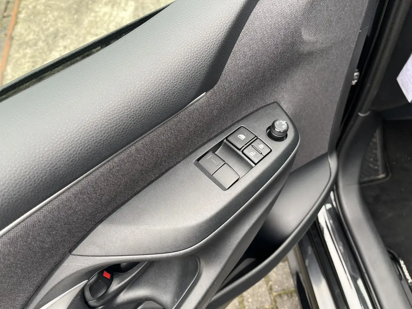 Toyota Yaris 1.5 VVT-i Active | Benzine handgeschakeld | Apple Noir - 2