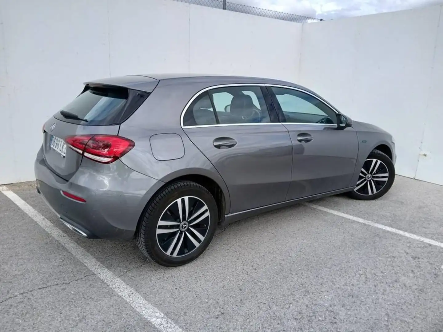 Mercedes-Benz A 220 - 250 e Gris - 2