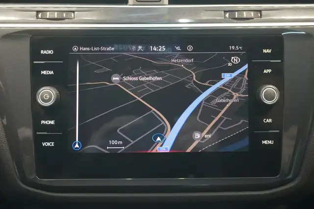 Volkswagen Tiguan view 15